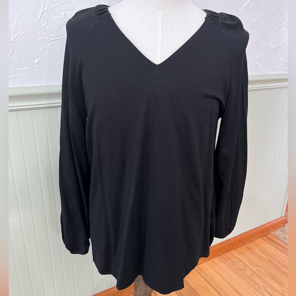 Cabi Women's Black Elastic‎ V-Neck Tunic Blouse Style 3802 Medium Relaxed Fit